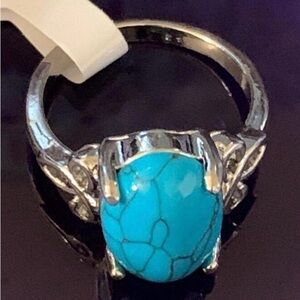 Turquoise Stone Silver Ring gorgeous and new! Never worn. (Took tag off)